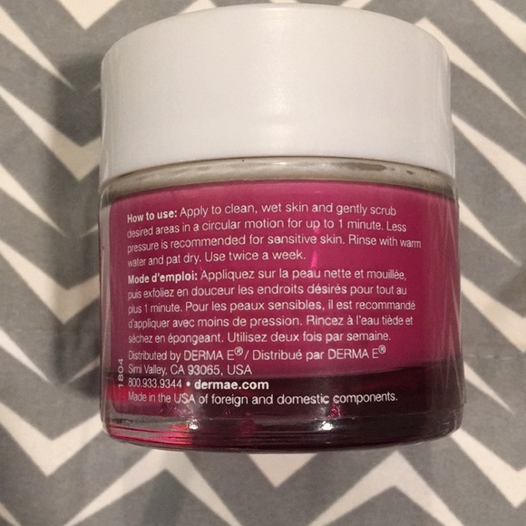 DERMA-E ESSENTIALS Microdermabrasion scrub - Picture 3 of 4